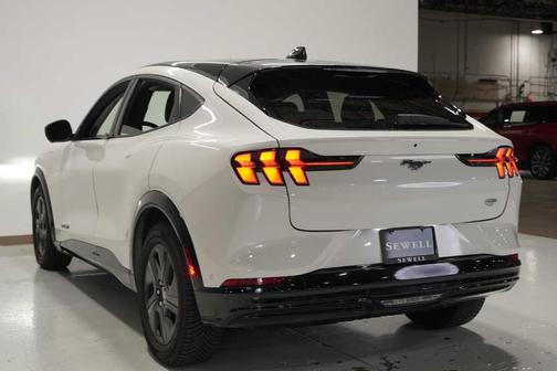 2022 Ford Mustang Mach-E California Route 1