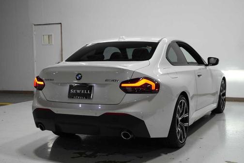 2023 BMW 230 i