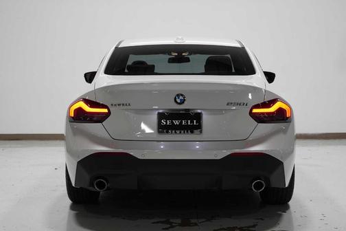 2023 BMW 230 i