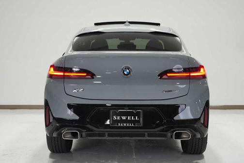 2025 BMW X4 xDrive30i