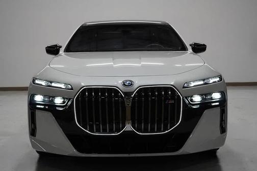 2024 BMW i7 M70