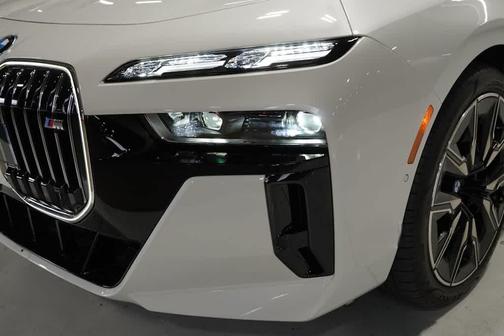 2024 BMW i7 M70