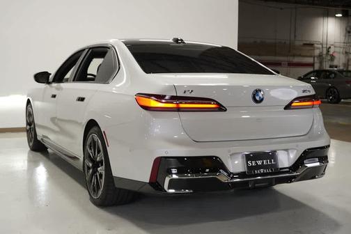 2024 BMW i7 M70