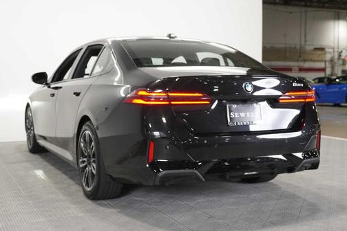 Black Sapphire Metallic 2026 BMW 530 i