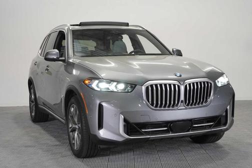 Gray Metallic 2024 BMW X5 xDrive40i
