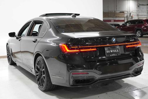 2022 BMW 750 i xDrive