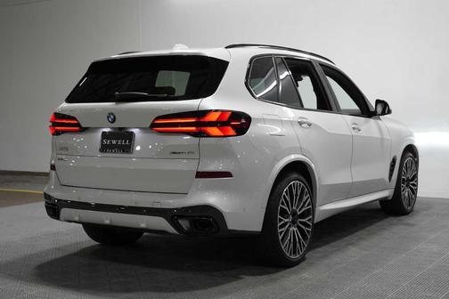Mineral White Metallic 2026 BMW X5 xDrive40i