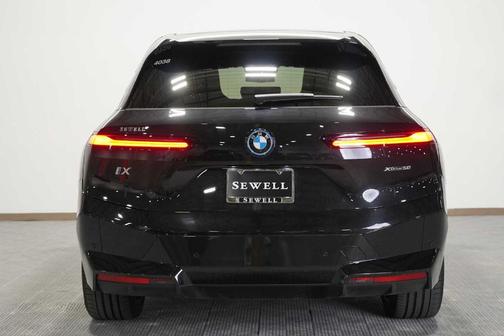 2025 BMW iX xDrive50