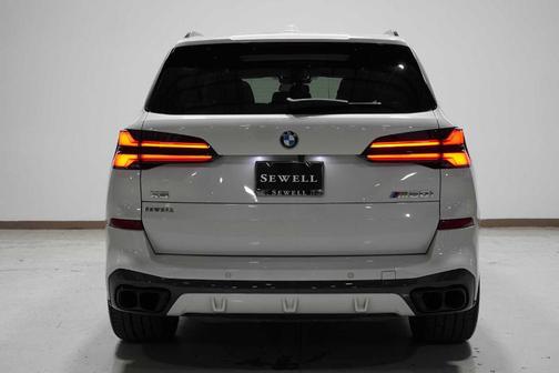 2024 BMW X5 M60i