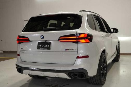 2024 BMW X5 M60i