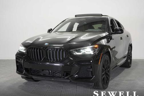 Black Sapphire Metallic 2022 BMW X6 M50i