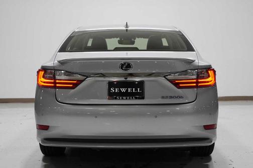 2016 Lexus ES 300h Base
