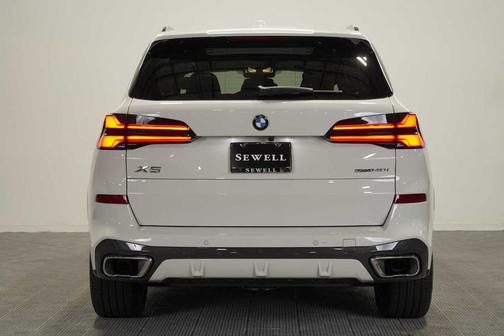 Alpine White 2026 BMW X5 sDrive40i