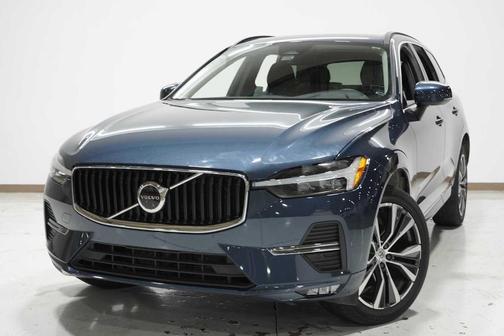 2022 Volvo XC60 B5 Momentum