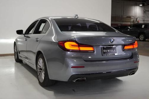 2022 BMW 530 i