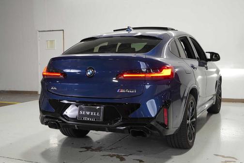 2023 BMW X4 M40i