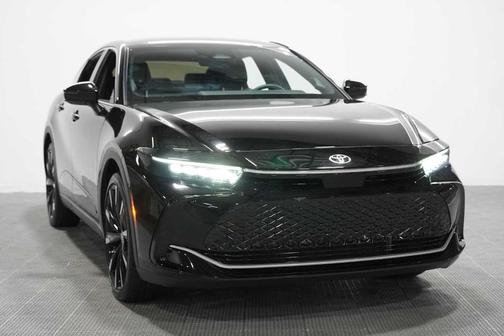 Black 2023 Toyota Crown Platinum