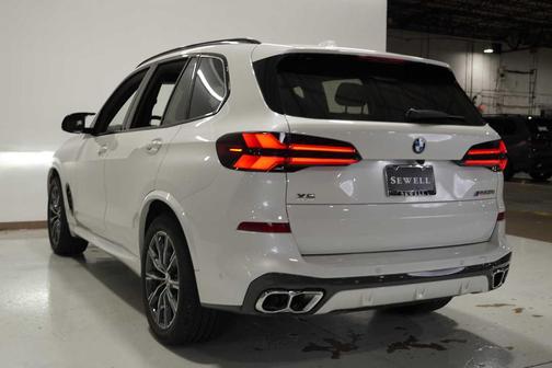2026 BMW X5 M60i
