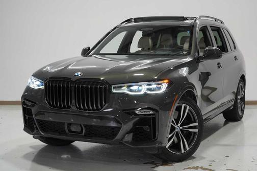 2022 BMW X7 M50i