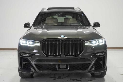 2022 BMW X7 M50i