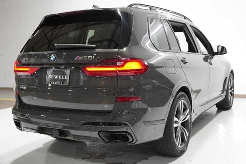 2022 BMW X7 M50i