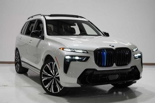 2025 BMW X7 M60i