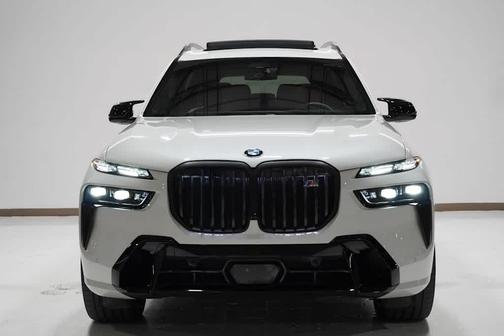 2025 BMW X7 M60i