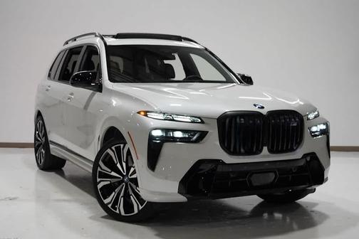 2025 BMW X7 M60i