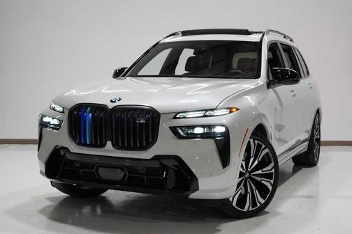 2025 BMW X7 M60i