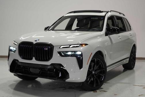 2024 BMW X7 M60i