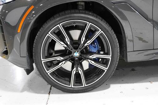2025 BMW X6 M60i