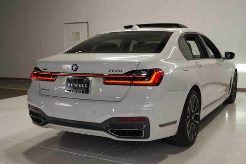 2022 BMW 750 i xDrive