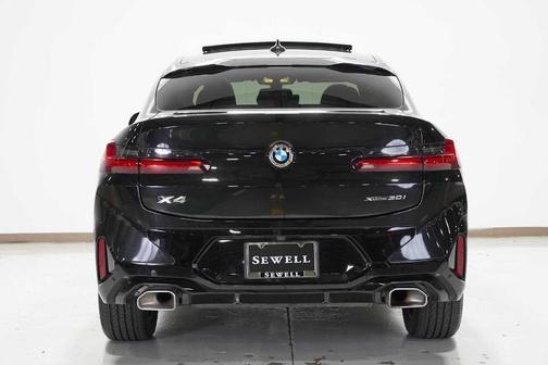 2025 BMW X4 xDrive30i