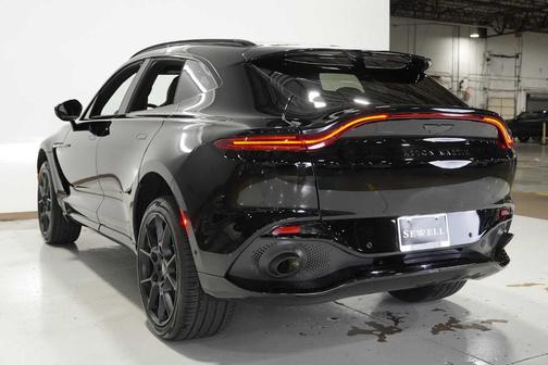 2021 Aston Martin DBX Base