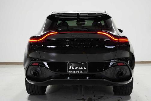 2021 Aston Martin DBX Base