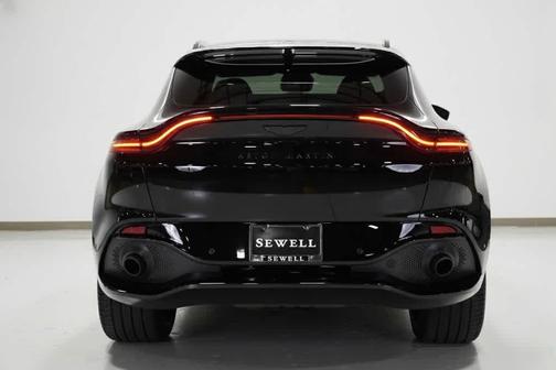 2021 Aston Martin DBX Base