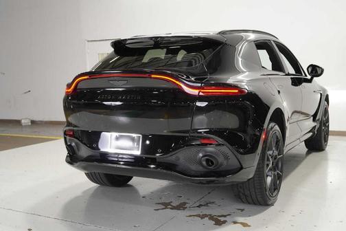 2021 Aston Martin DBX Base