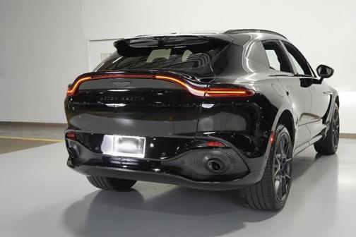 2021 Aston Martin DBX Base