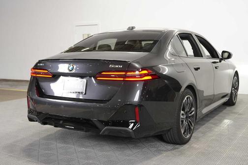 Dark Graphite Metallic 2026 BMW 530 i
