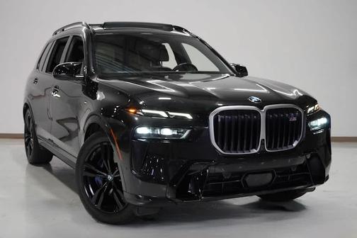 2023 BMW X7 M60i