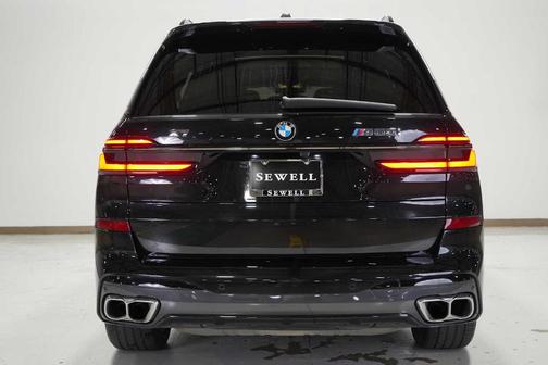 2023 BMW X7 M60i