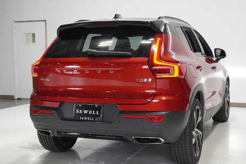 2019 Volvo XC40 T5 R-Design