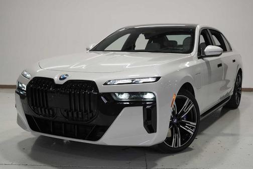 2024 BMW 750e xDrive