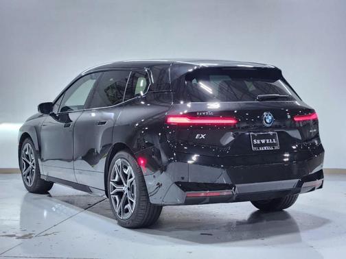 2025 BMW iX xDrive50