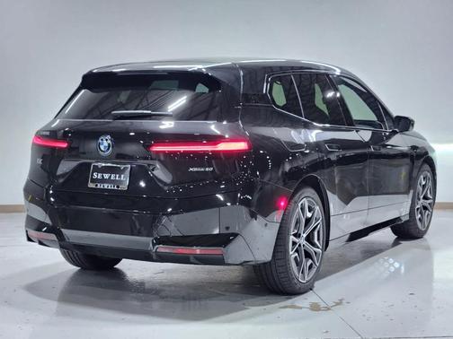 2025 BMW iX xDrive50