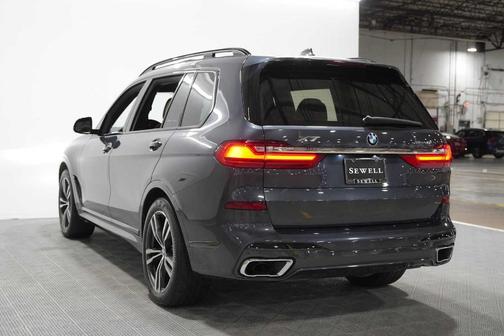 Metallic 2021 BMW X7 xDrive40i