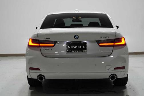 2025 BMW 330 i xDrive