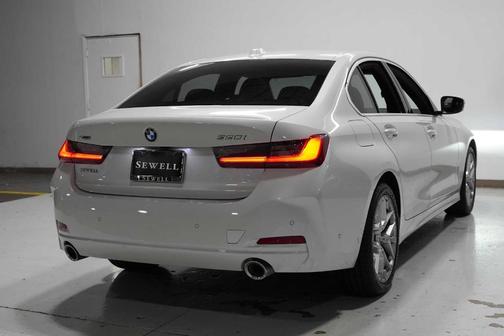 2025 BMW 330 i xDrive