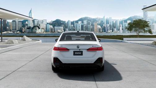 2025 BMW i5 M60