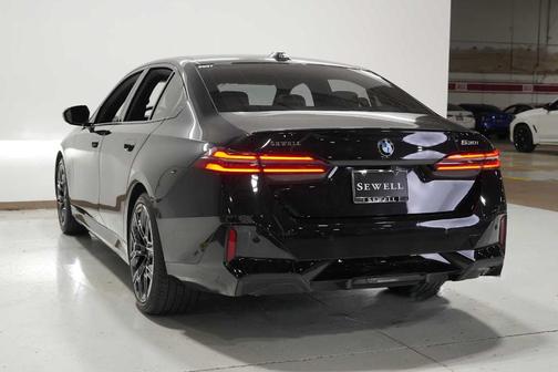 2025 BMW 530 i